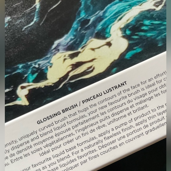 NIB ICONIC LONDON Glossing Brush - Picture 5 of 9